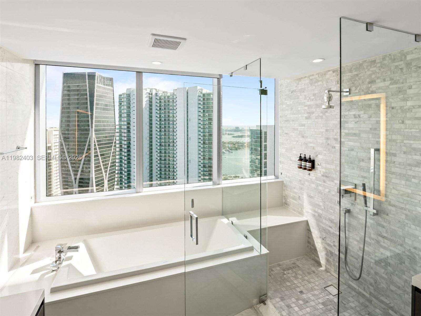 Paramount Miami Worldcenter at 851 1 Ave, Miami, FL 33132 - For Rent photo 20