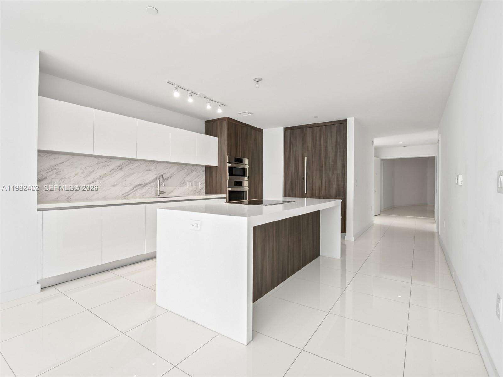 Paramount Miami Worldcenter at 851 1 Ave, Miami, FL 33132 - For Rent photo 3
