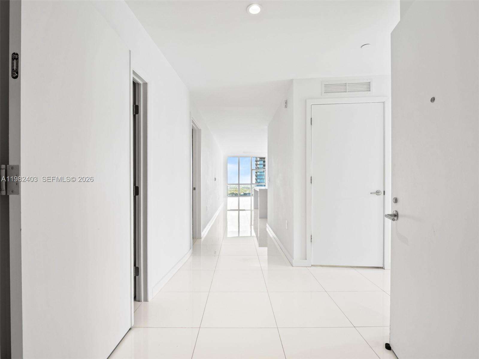 Paramount Miami Worldcenter at 851 1 Ave, Miami, FL 33132 - For Rent photo 5