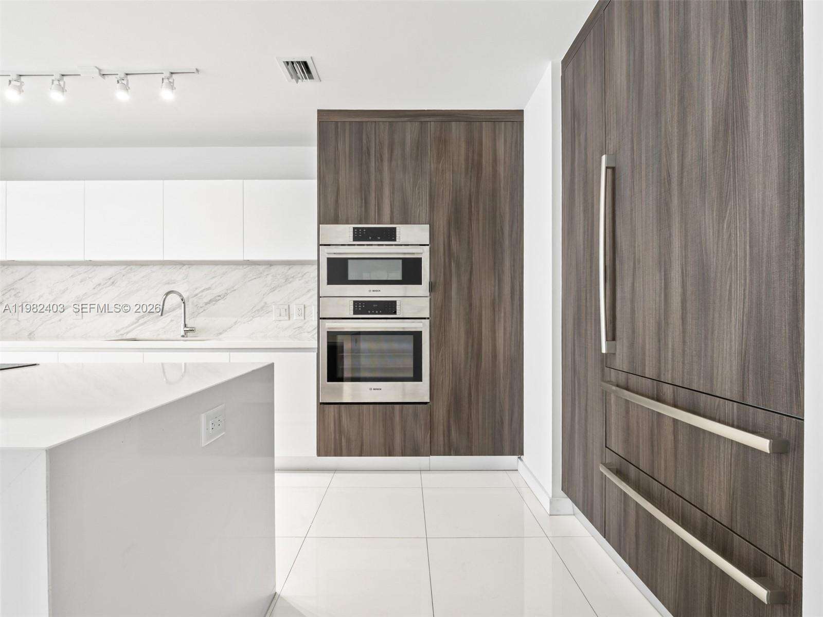 Paramount Miami Worldcenter at 851 1 Ave, Miami, FL 33132 - For Rent photo 6