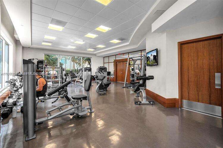 1060 Brickell at 1060 Brickell Ave, Miami, FL 33131 - For Rent photo 4
