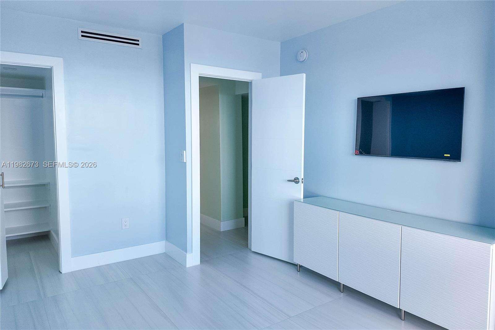 The Hemispheres at 1985 Ocean Dr, Hallandale Beach, FL 33009 - For Rent photo 10