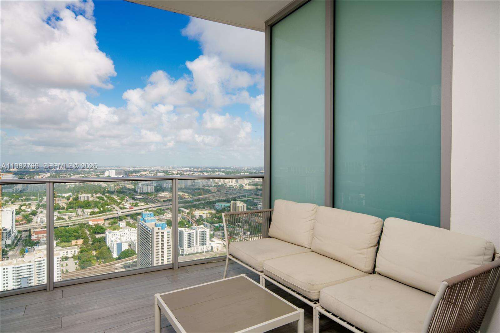Paramount Miami Worldcenter at 851 1 Ave, Miami, FL 33132 - For Rent photo 4