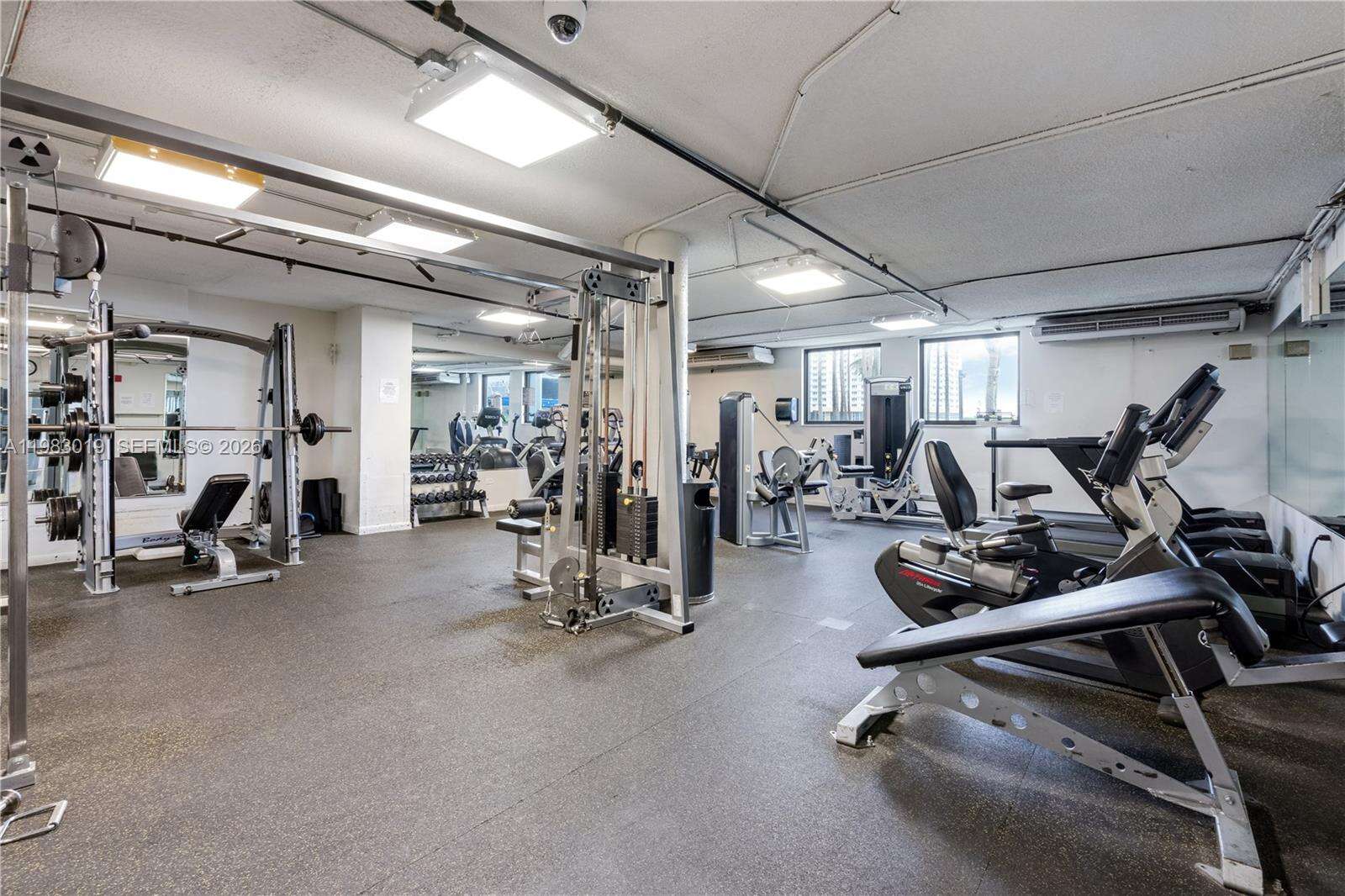 Four Ambassadors at 825 Brickell Bay Dr, Miami, FL 33131 - For Rent photo 19