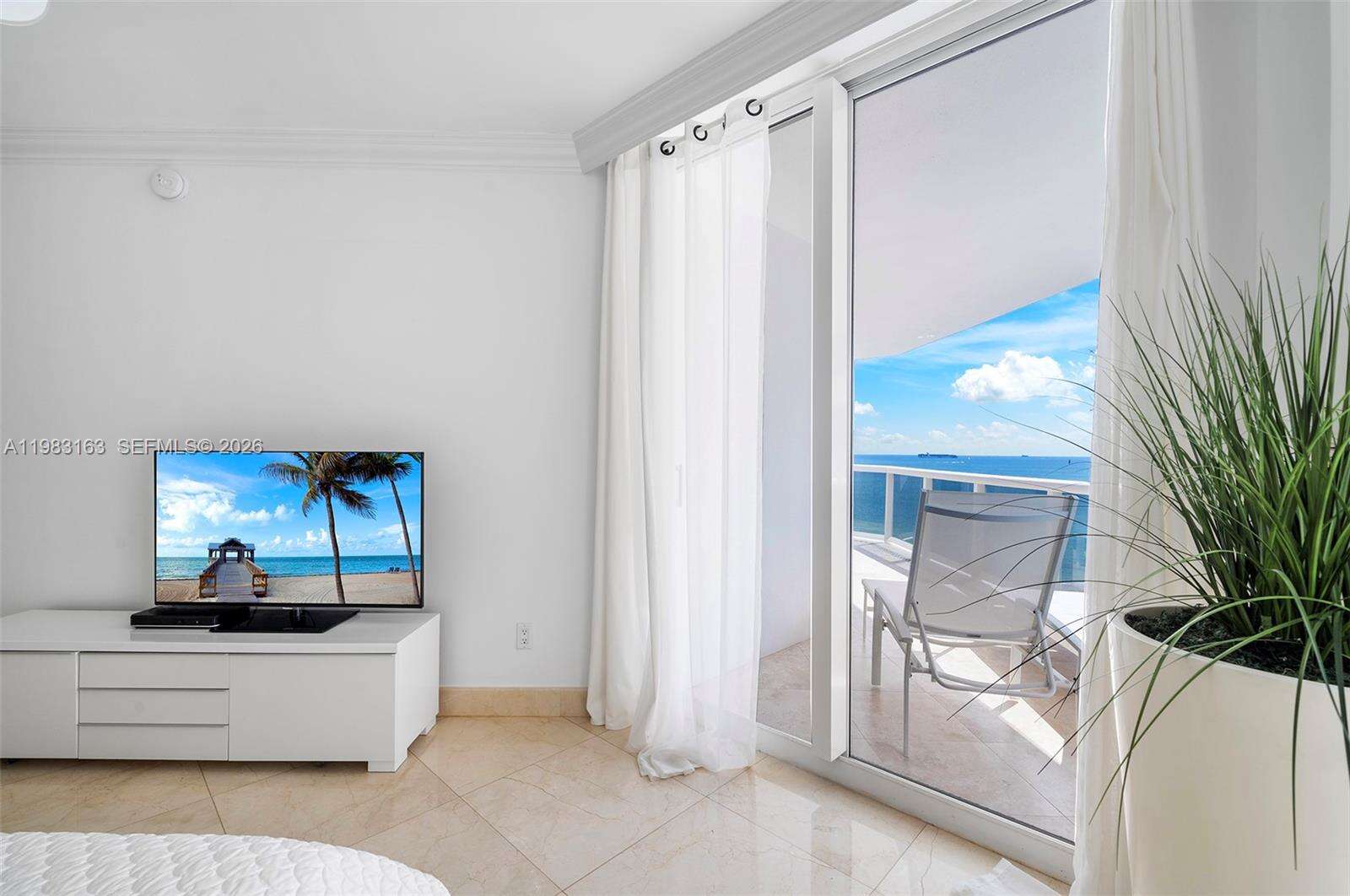 Green Diamond at 4775 Collins Ave, Miami Beach, FL 33140 - For Rent photo 17