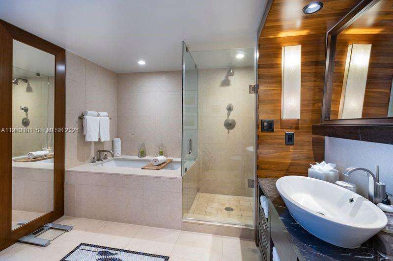 Central Carillon at 6801 Collins Ave 610 Door, Miami Beach, FL 33141 - For Rent photo 14