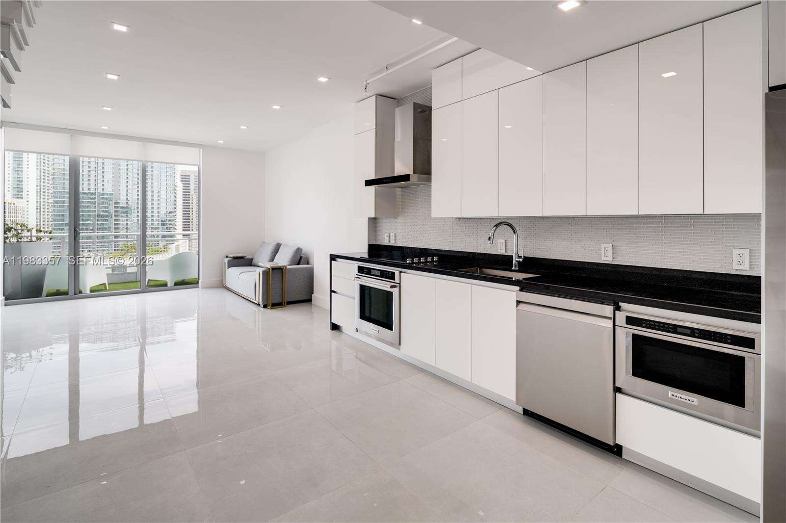 Neo Vertika at 690 1 Ct, Miami, FL 33130 - For Rent photo 4