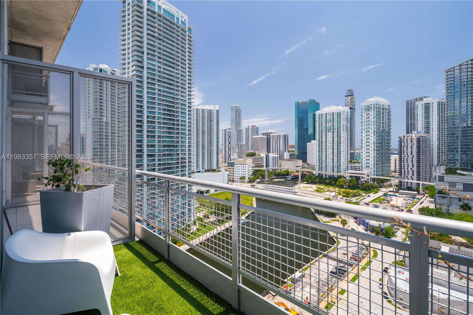 Neo Vertika at 690 1 Ct, Miami, FL 33130 - For Rent photo 6