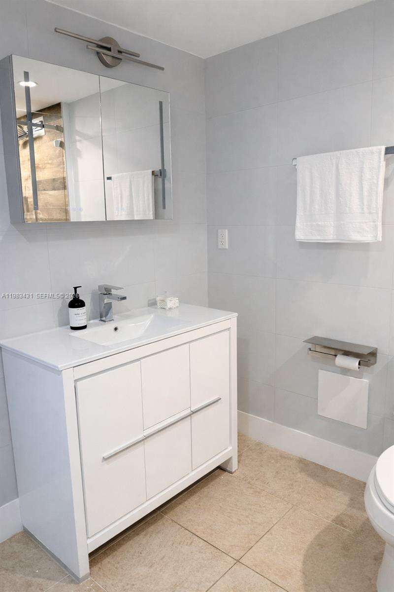 Roney Palace at 2301 Collins Ave, Miami Beach, FL 33139 - For Rent photo 28