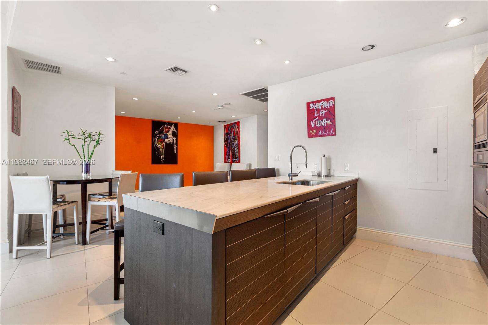 Epic Residences at 200 Biscayne Blvd Way, Miami, FL 33131 - For Rent photo 4