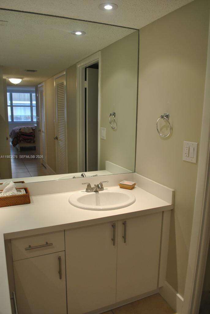 Maison Grande at 6039 Collins Ave, Miami Beach, FL 33140 - For Rent photo 15
