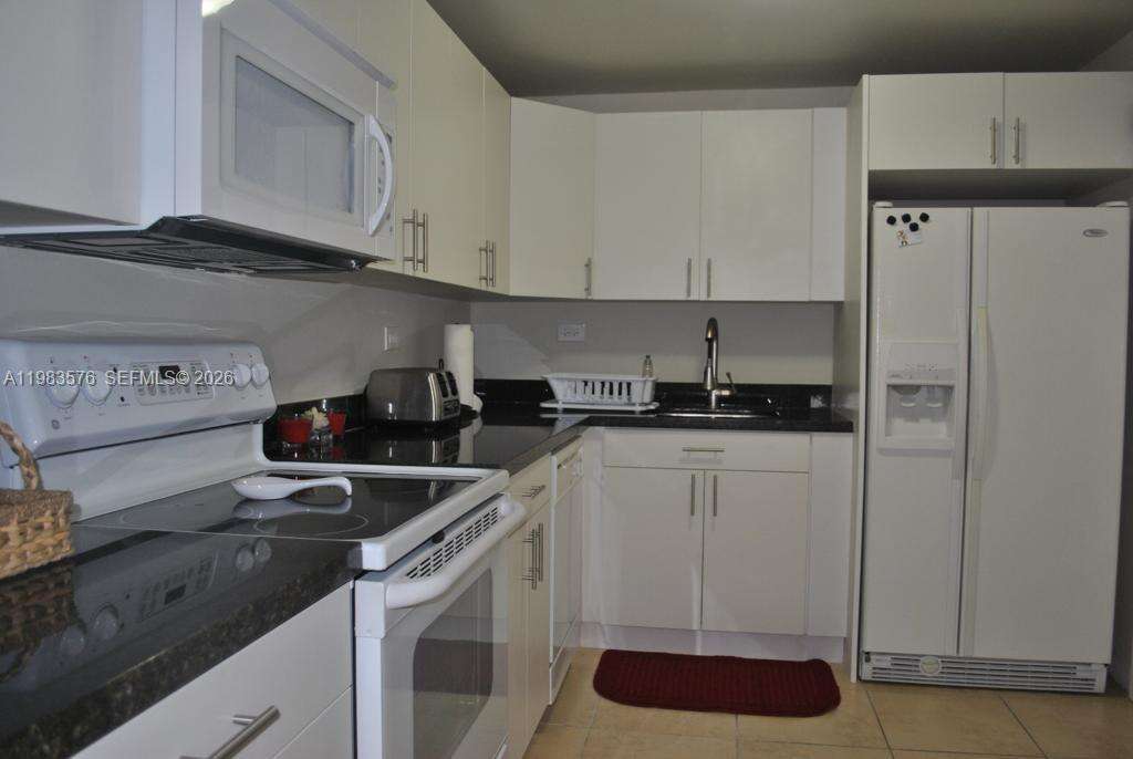 Maison Grande at 6039 Collins Ave, Miami Beach, FL 33140 - For Rent photo 6