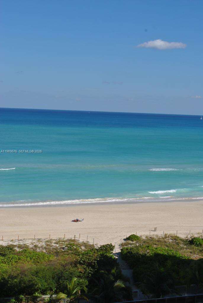 Maison Grande at 6039 Collins Ave, Miami Beach, FL 33140 - For Rent photo 8