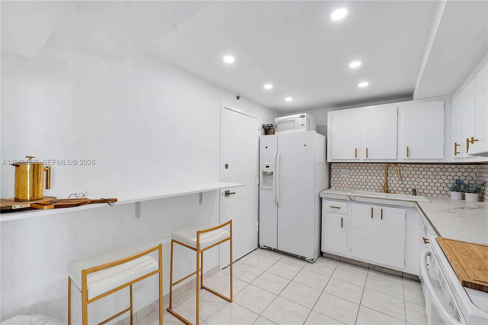 Maison Grande at 6039 Collins Ave, Miami Beach, FL 33140 - For Rent photo 6