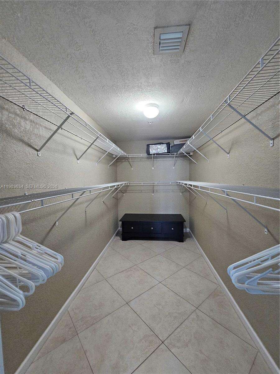The Wave at 2501 Ocean Dr, Hollywood, FL 33019 - For Rent photo 11