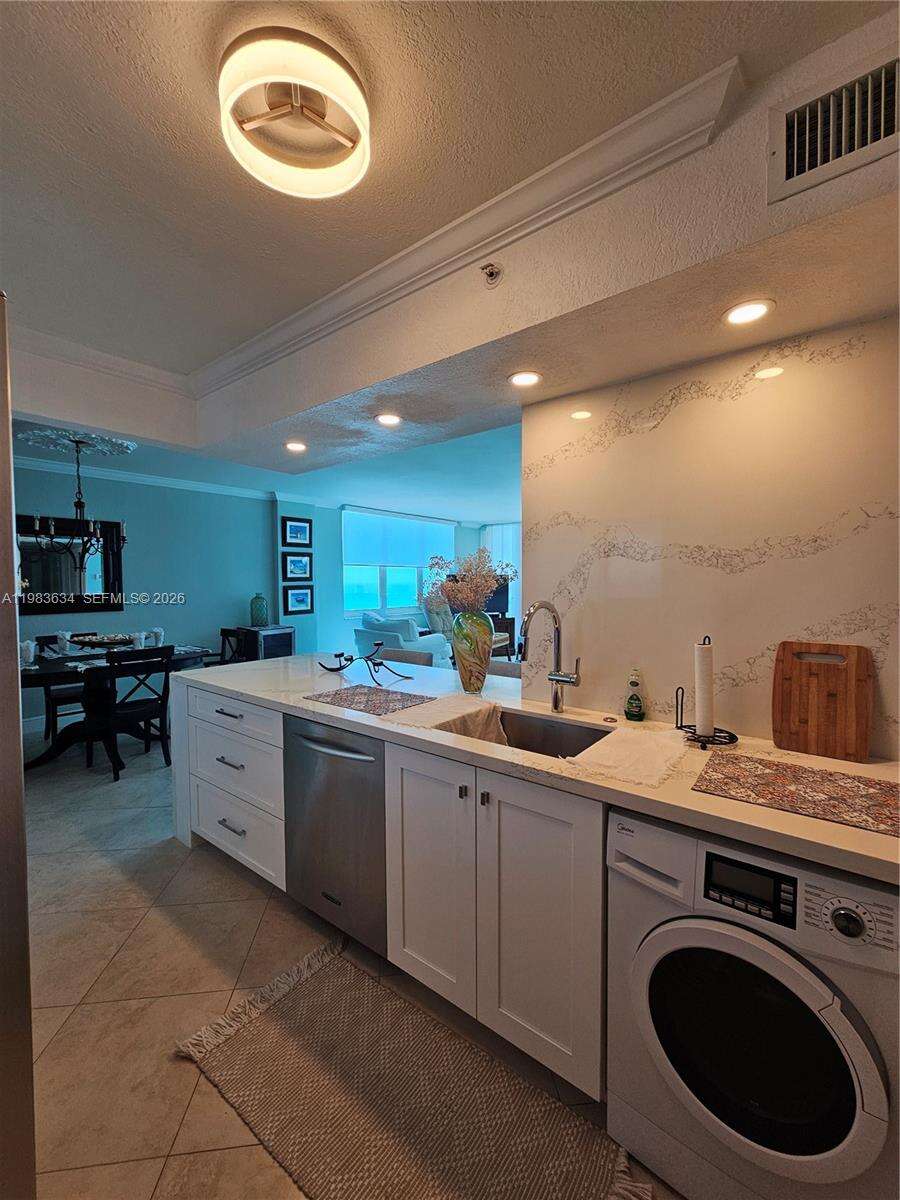 The Wave at 2501 Ocean Dr, Hollywood, FL 33019 - For Rent photo 24