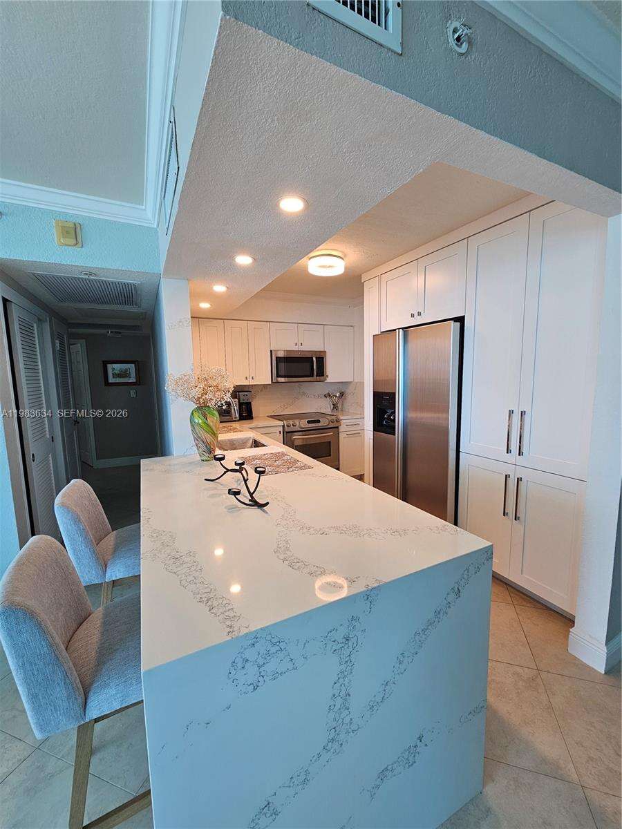 The Wave at 2501 Ocean Dr, Hollywood, FL 33019 - For Rent photo 8
