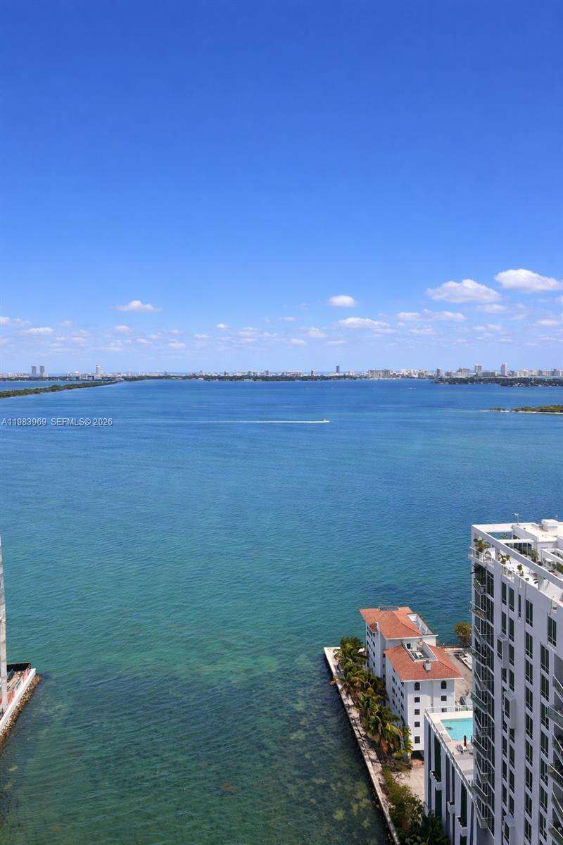 Icon Bay at 460 28 St, Miami, FL 33137 - For Rent photo 1