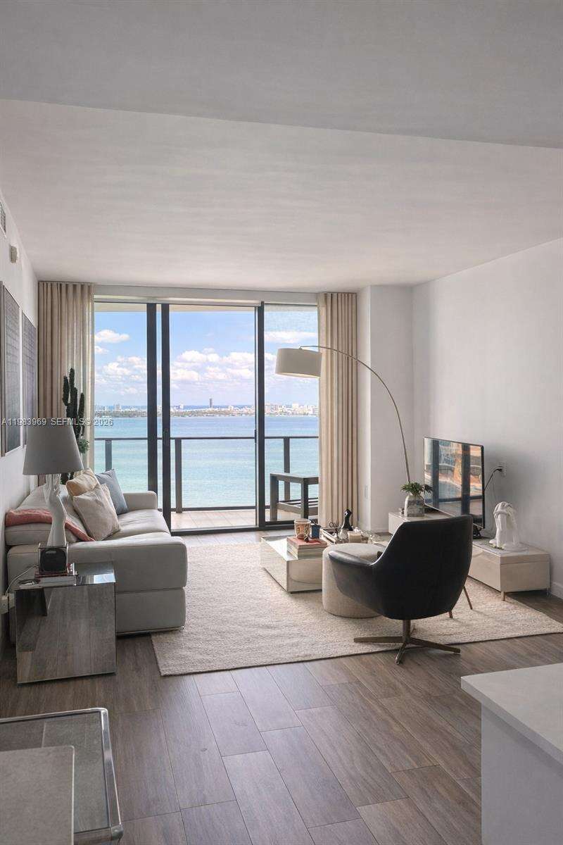 Icon Bay at 460 28 St, Miami, FL 33137 - For Rent photo 2