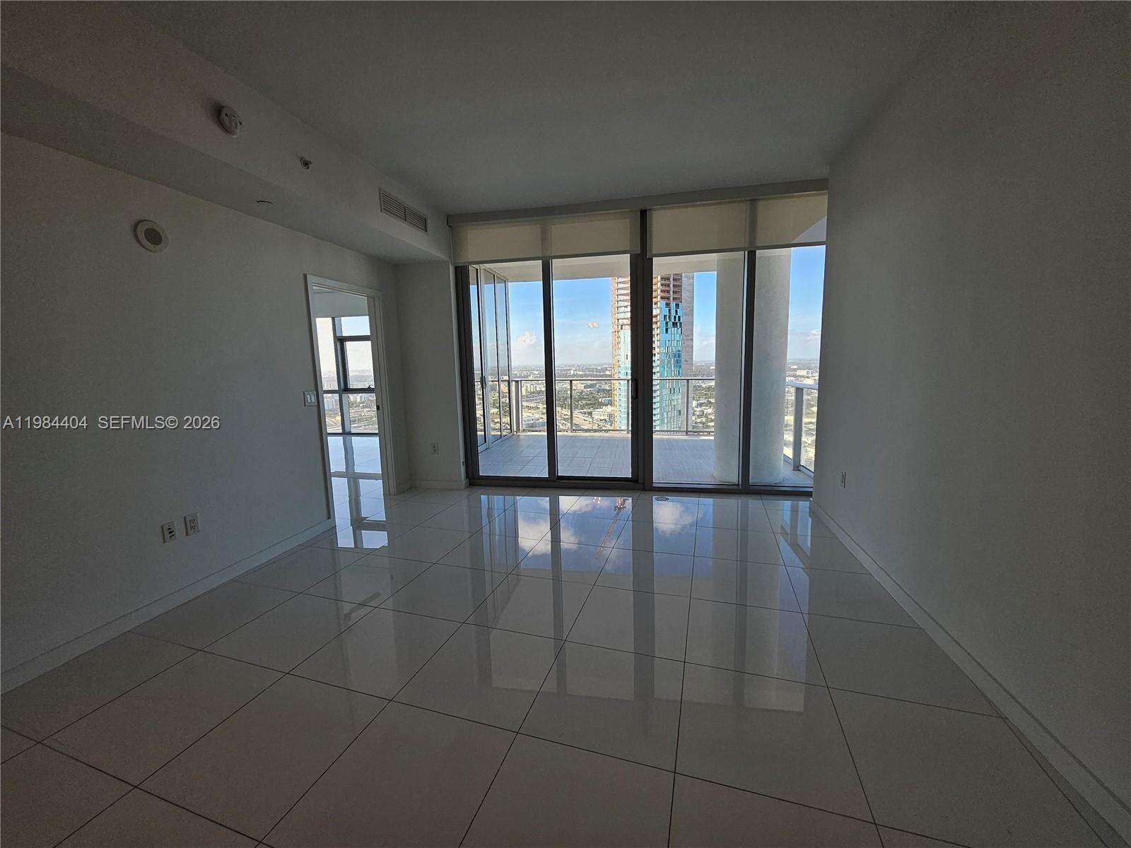 Paramount Miami Worldcenter at 851 1 Ave, Miami, FL 33132 - For Rent photo 16