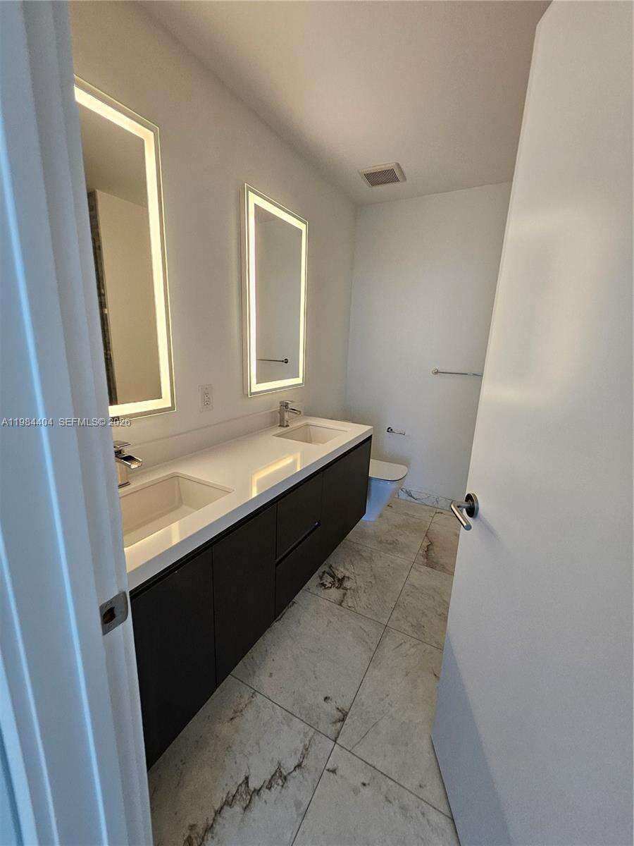 Paramount Miami Worldcenter at 851 1 Ave, Miami, FL 33132 - For Rent photo 29