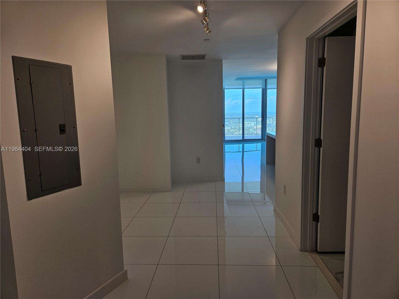 Paramount Miami Worldcenter at 851 1 Ave, Miami, FL 33132 - For Rent photo 4