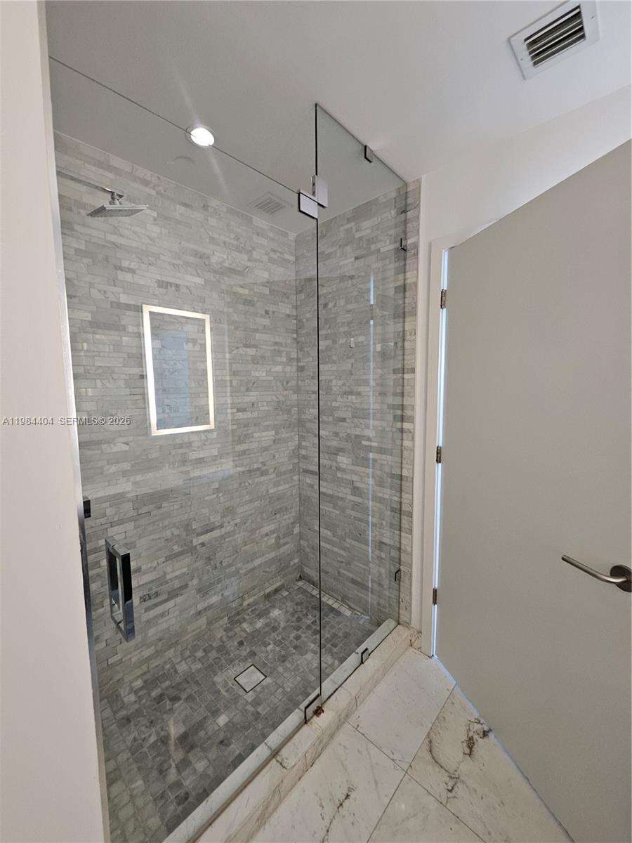 Paramount Miami Worldcenter at 851 1 Ave, Miami, FL 33132 - For Rent photo 33