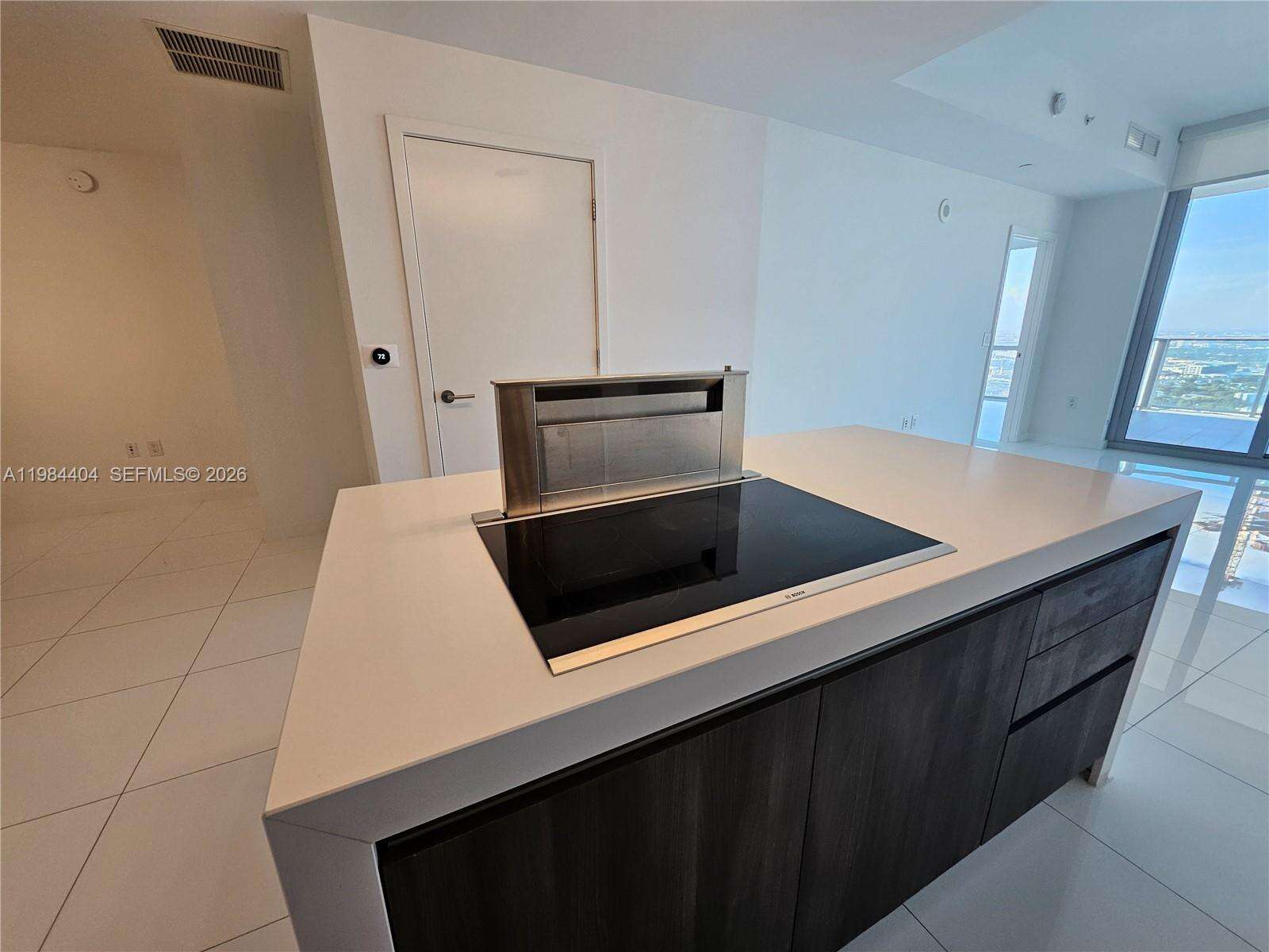 Paramount Miami Worldcenter at 851 1 Ave, Miami, FL 33132 - For Rent photo 5