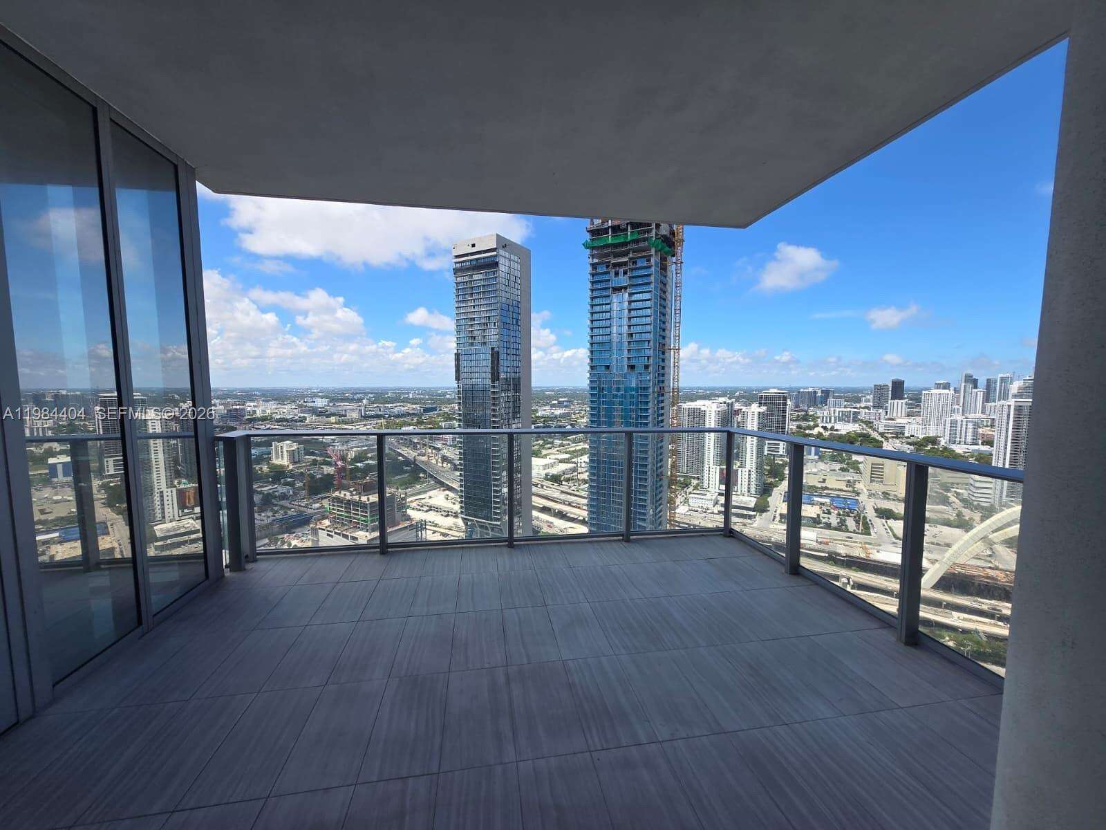 Paramount Miami Worldcenter at 851 1 Ave, Miami, FL 33132 - For Rent photo 43