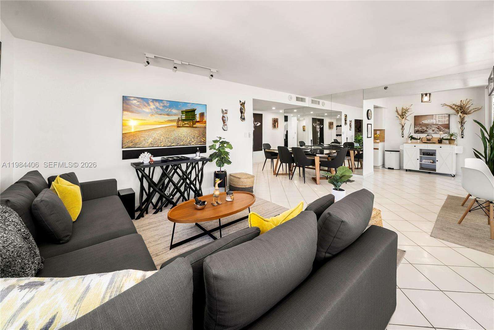 Club Atlantis at 2555 Collins Ave, Miami Beach, FL 33140 - For Rent photo 18