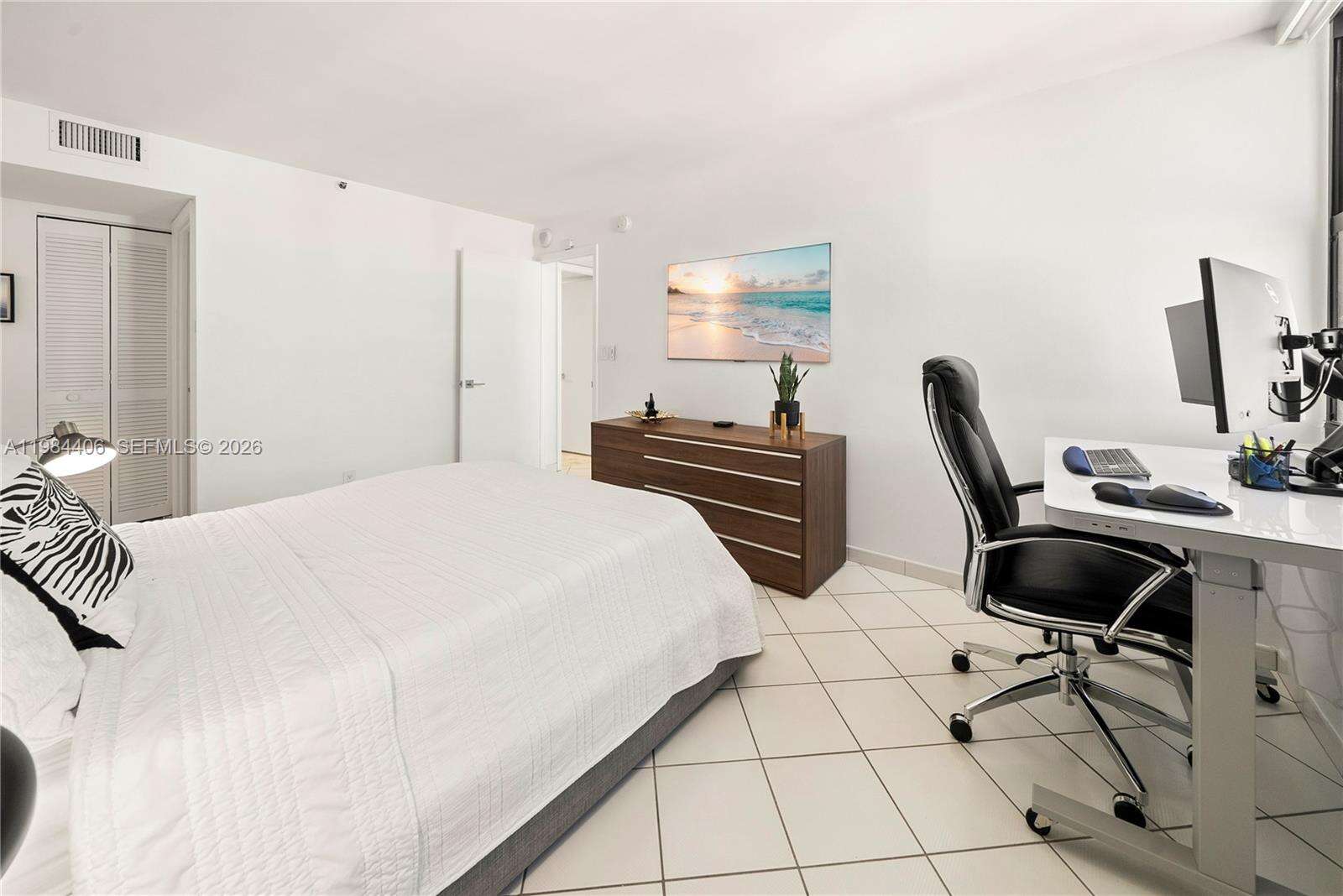 Club Atlantis at 2555 Collins Ave, Miami Beach, FL 33140 - For Rent photo 24
