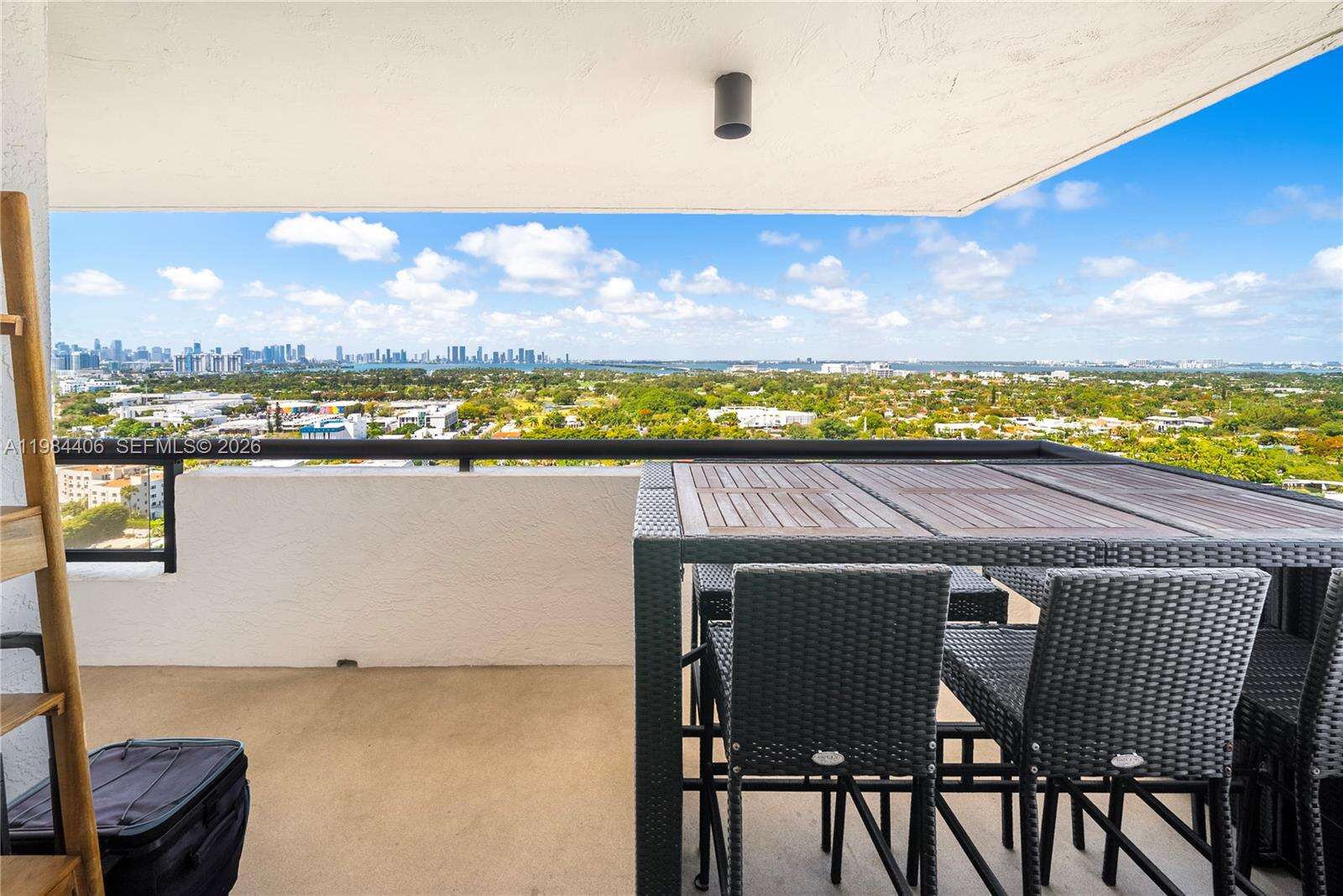 Club Atlantis at 2555 Collins Ave, Miami Beach, FL 33140 - For Rent photo 36