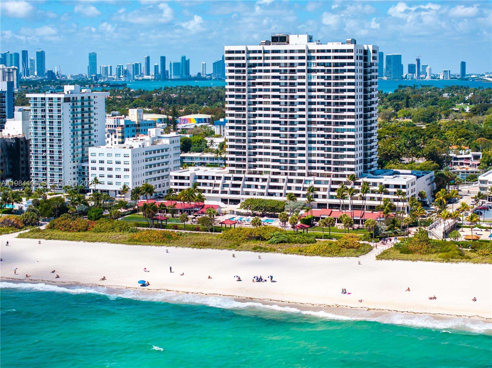 Club Atlantis at 2555 Collins Ave, Miami Beach, FL 33140 - For Rent photo 48