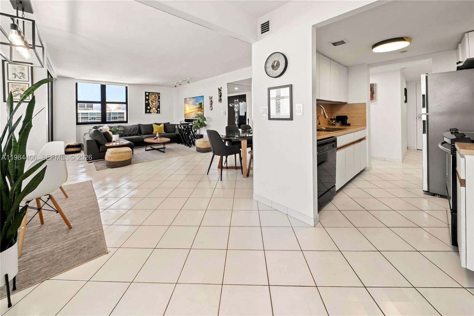 Club Atlantis at 2555 Collins Ave, Miami Beach, FL 33140 - For Rent photo 6