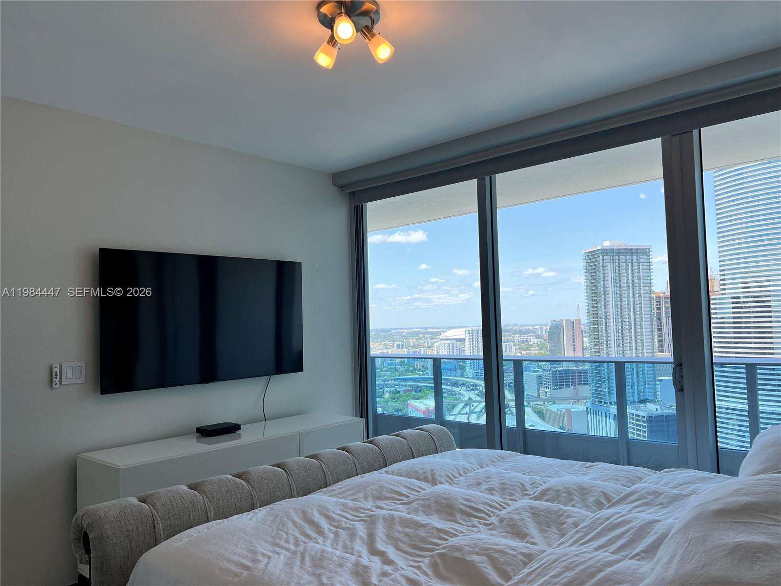 Epic Residences at 200 Biscayne Blvd Way, Miami, FL 33131 - For Rent photo 14