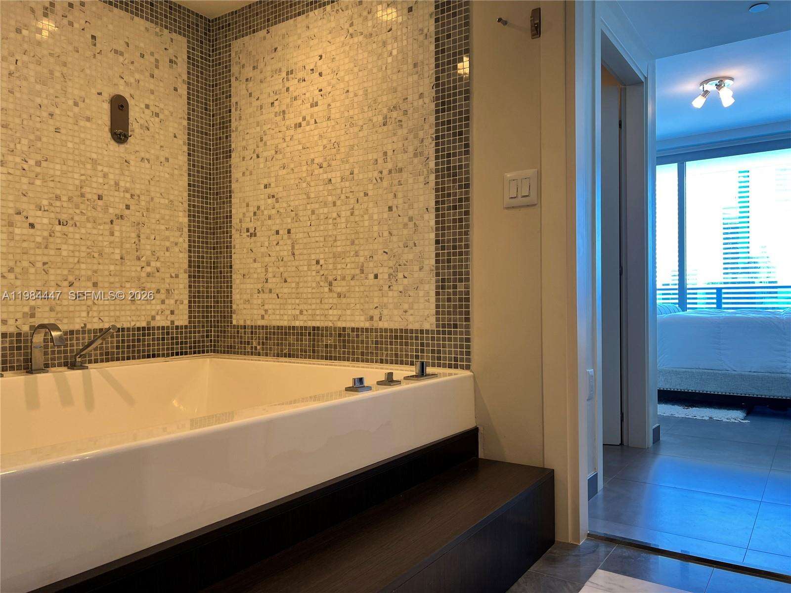 Epic Residences at 200 Biscayne Blvd Way, Miami, FL 33131 - For Rent photo 17