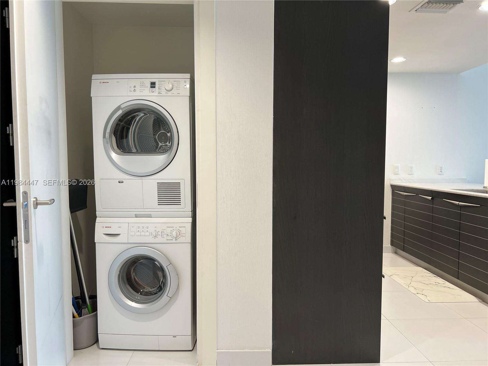 Epic Residences at 200 Biscayne Blvd Way, Miami, FL 33131 - For Rent photo 9