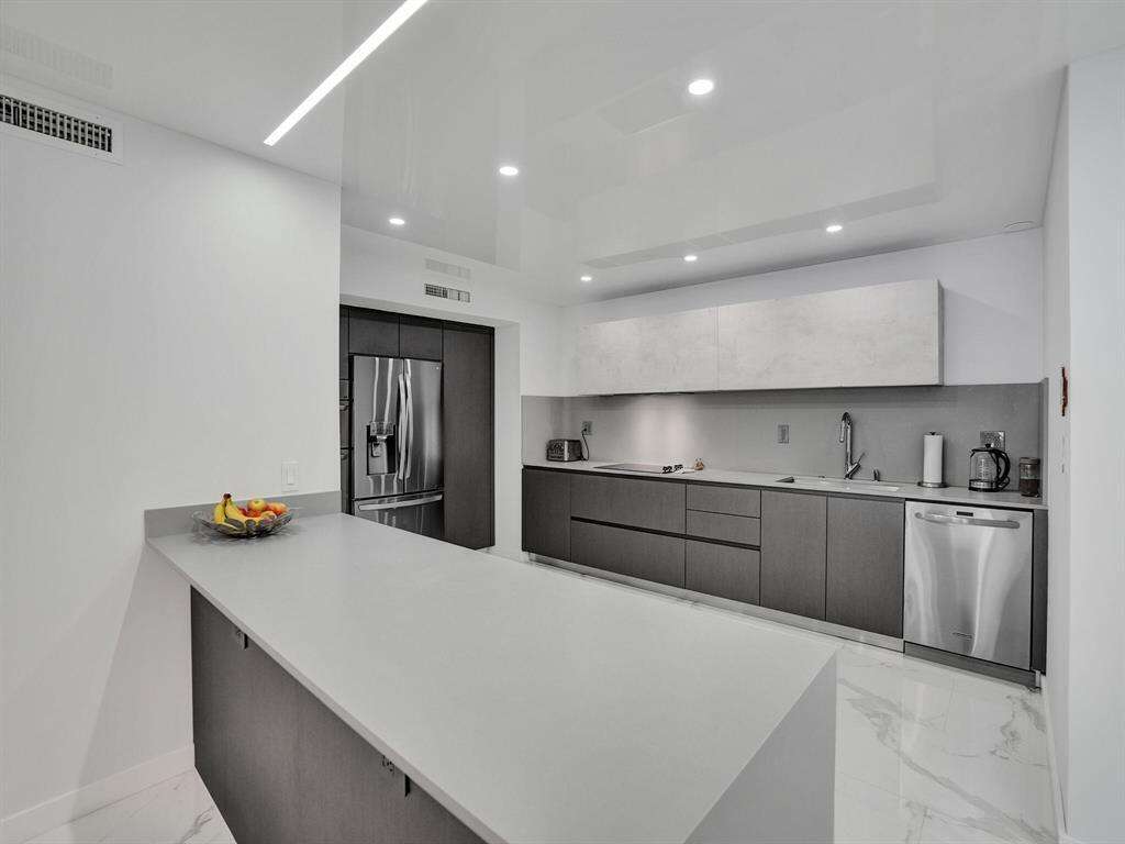 The Olympus at 2500 Parkview, Hallandale Beach, FL 33009 - For Rent photo 6