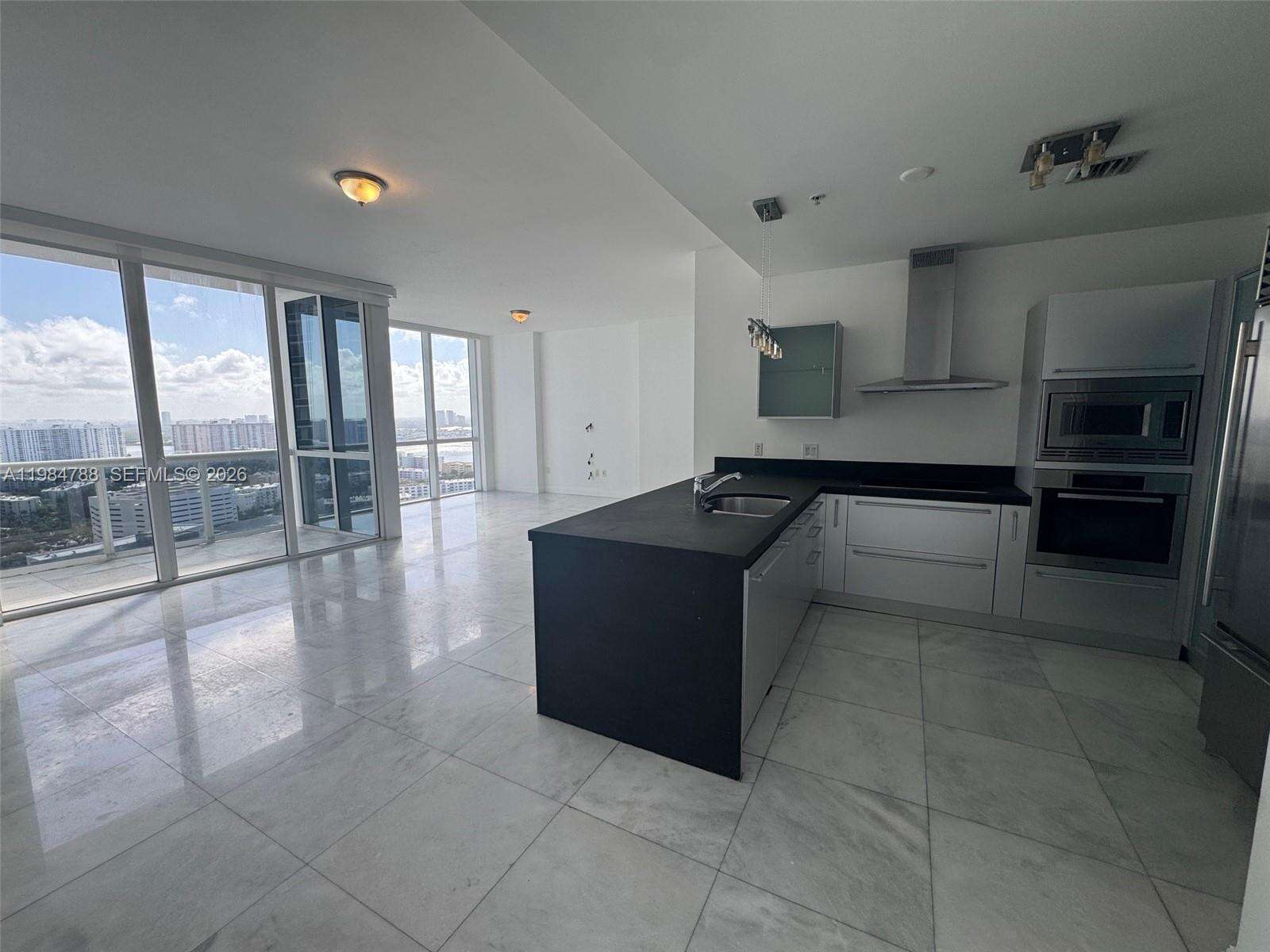 Trump Royale at 18201 Collins Ave, Sunny Isles Beach, FL 33160 - For Rent photo 2
