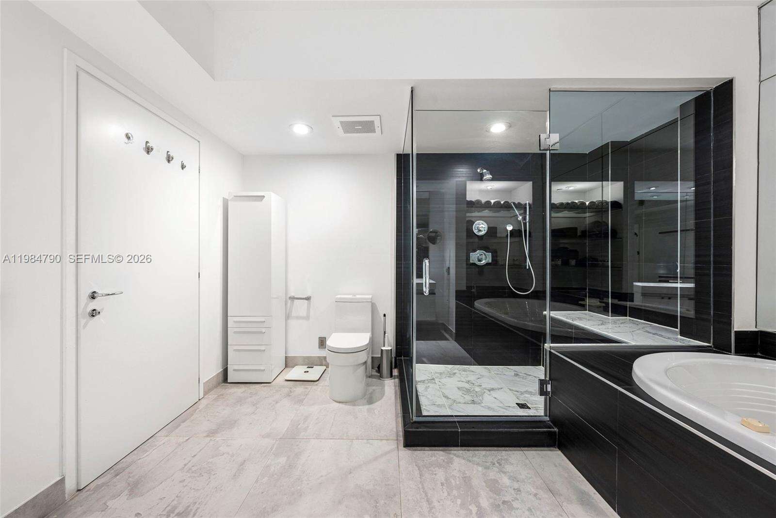 Icon at 450 Alton Rd, Miami Beach, FL 33139 - For Rent photo 39