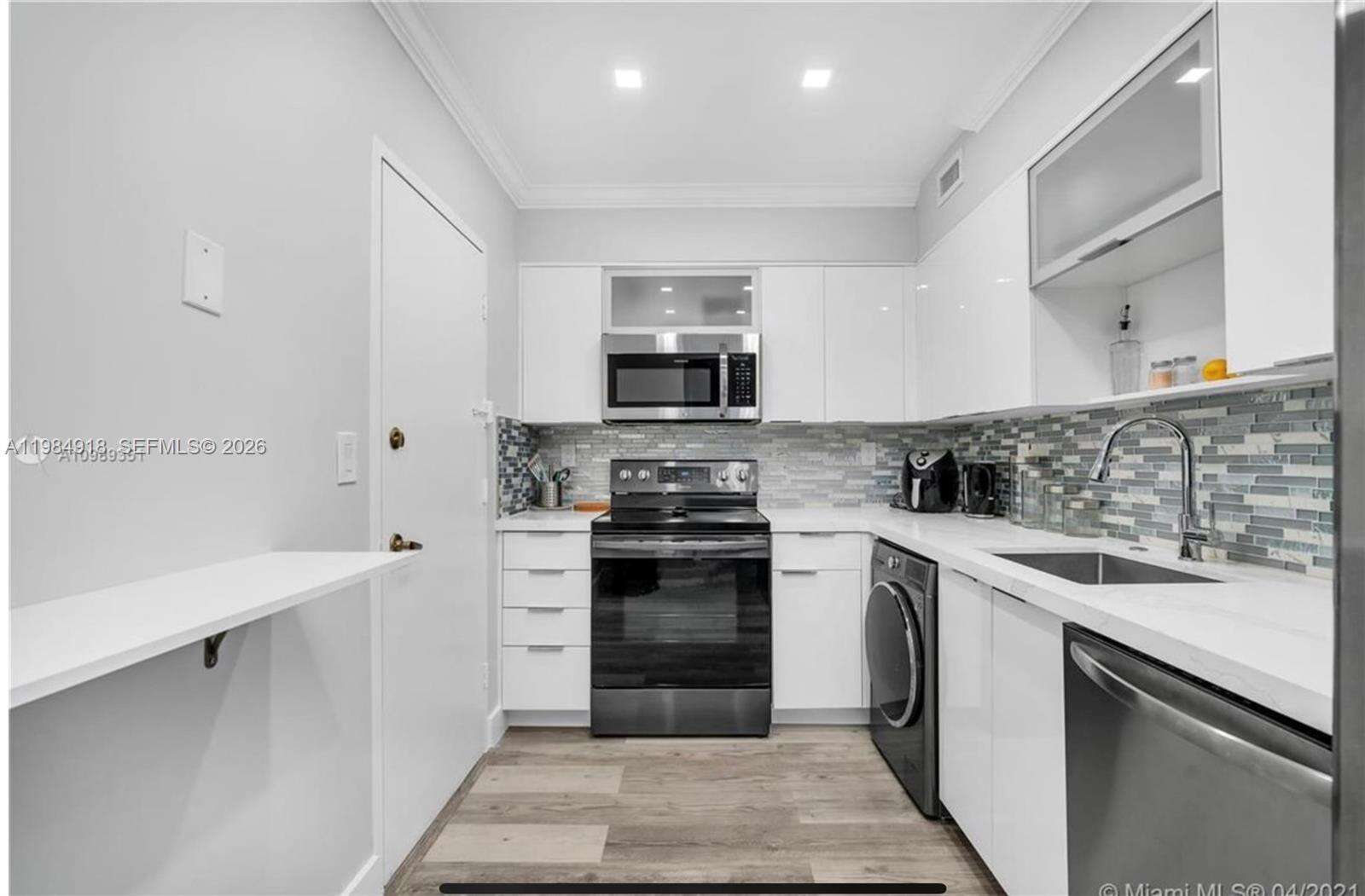The Wave at 2501 Ocean Dr, Hollywood, FL 33019 - For Rent photo 9