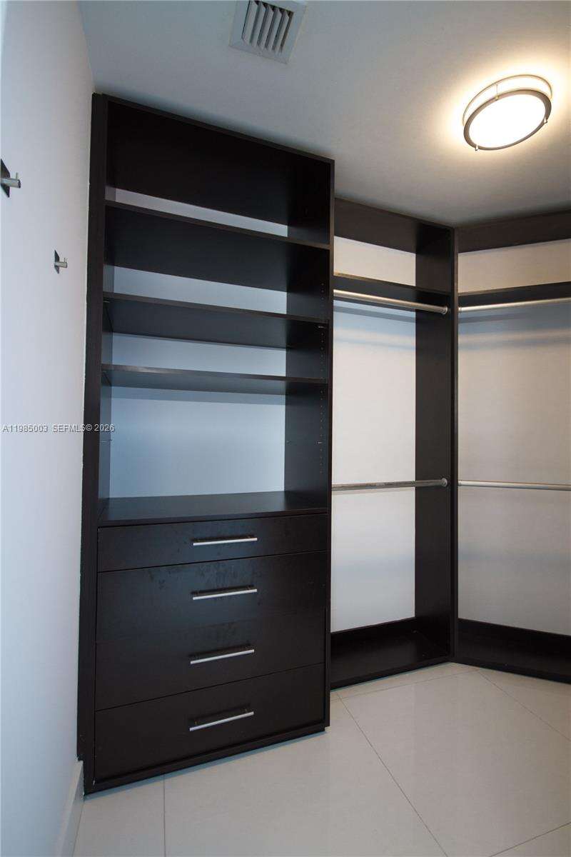Paramount Bay at 2020 Bayshore Dr, Miami, FL 33137 - For Rent photo 11