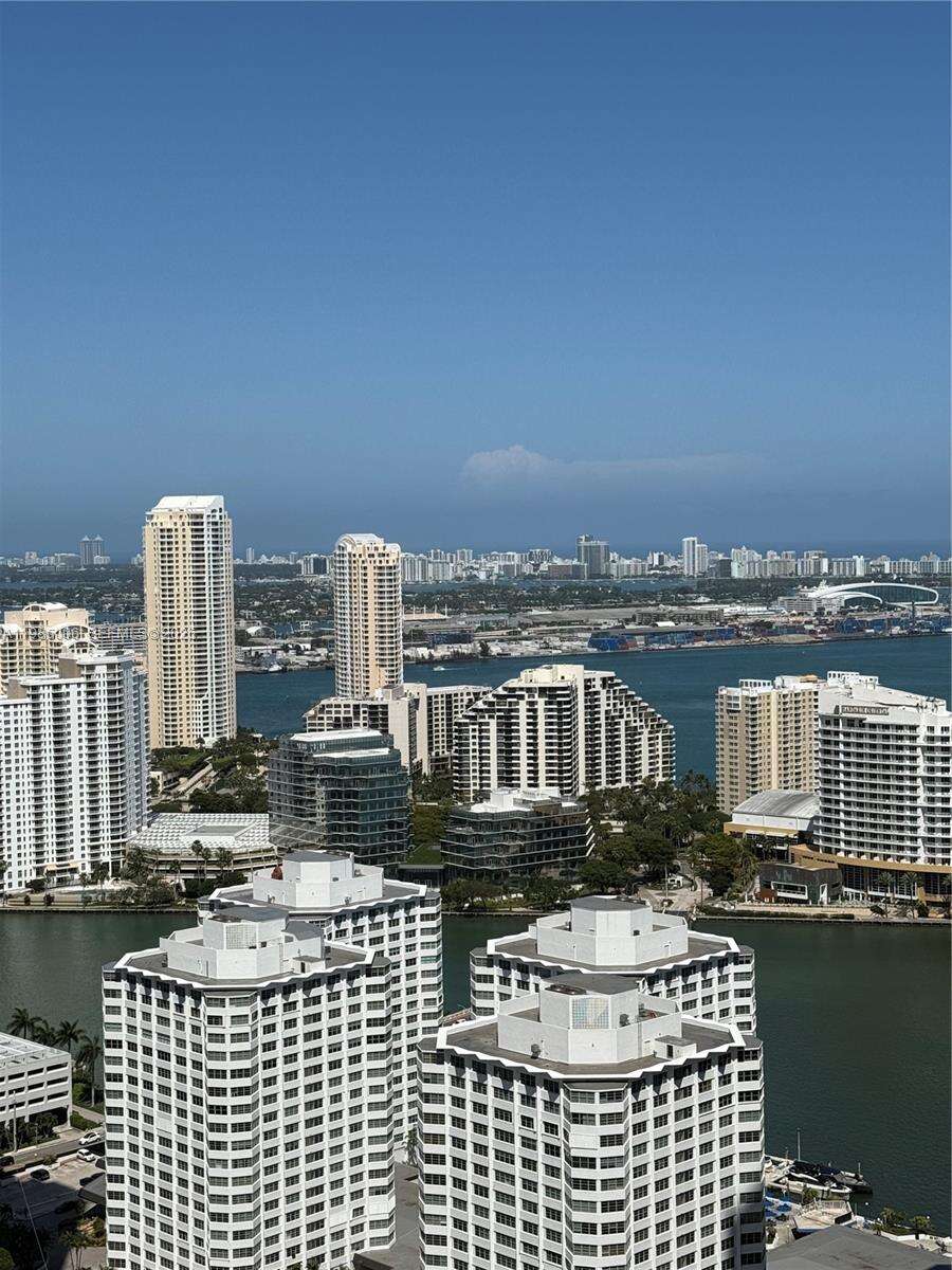 1060 Brickell at 1060 Brickell Ave, Miami, FL 33131 - For Rent photo 3