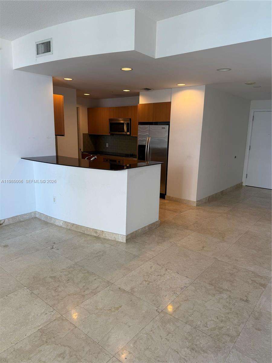 1060 Brickell at 1060 Brickell Ave, Miami, FL 33131 - For Rent photo 9
