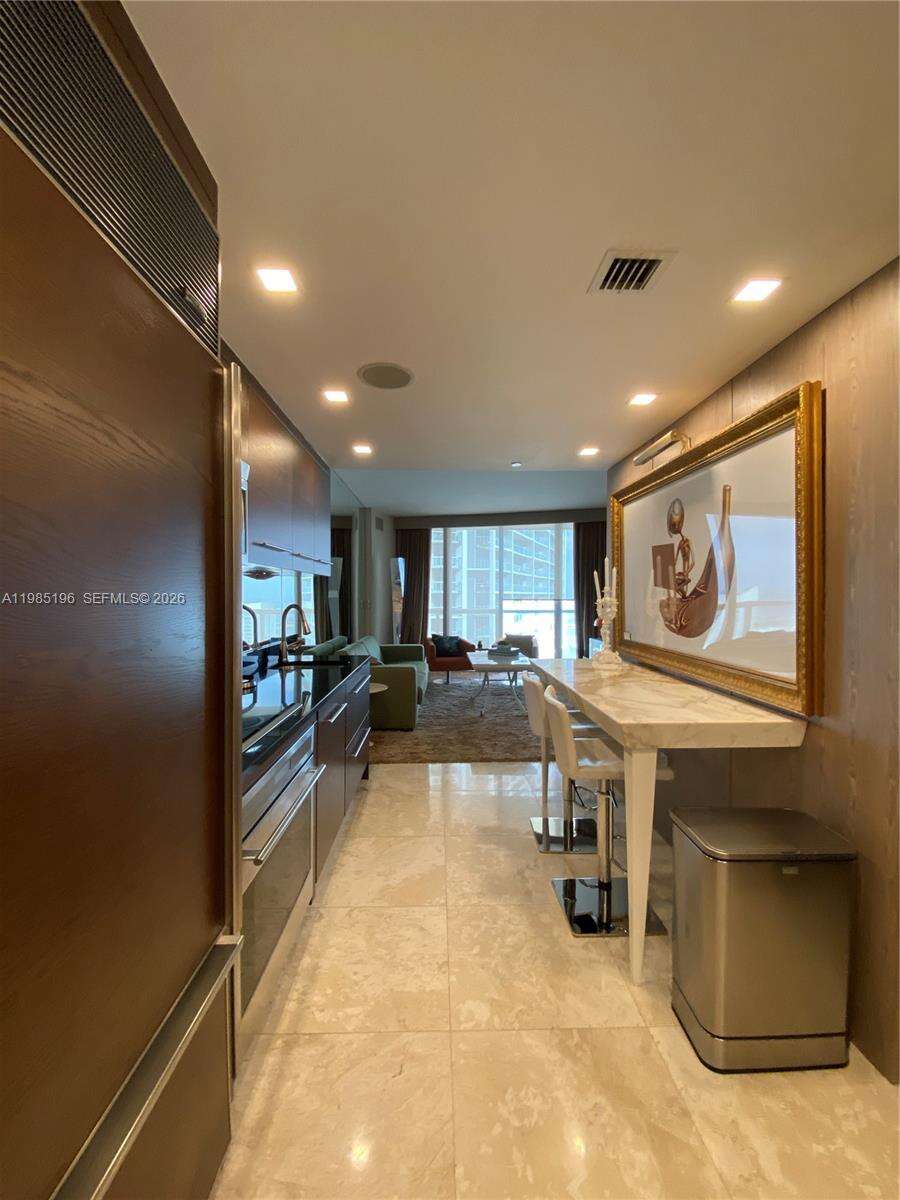 Icon Brickell 2 at 495 Brickell Ave, Miami, FL 33131 - For Rent photo 5