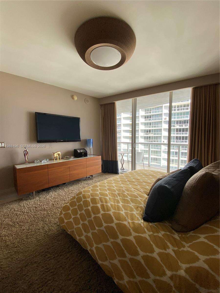 Icon Brickell 2 at 495 Brickell Ave, Miami, FL 33131 - For Rent photo 10