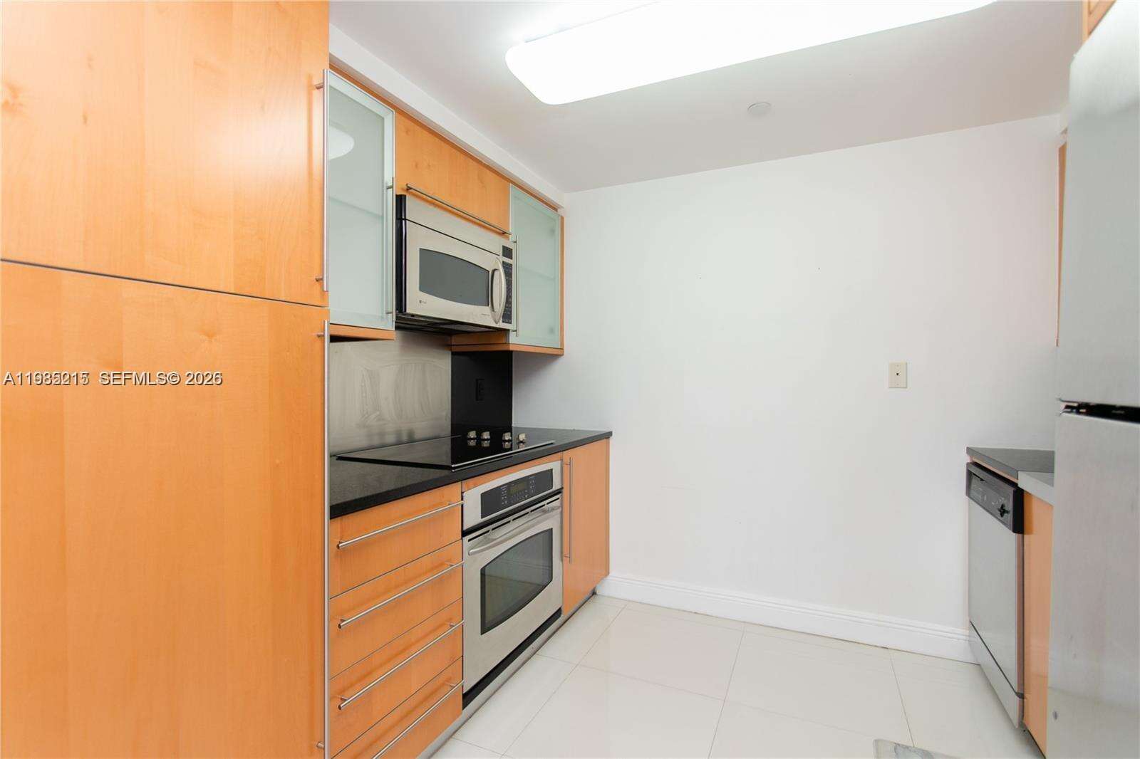Akoya at 6365 Collins Ave, Miami Beach, FL 33141 - For Rent photo 21