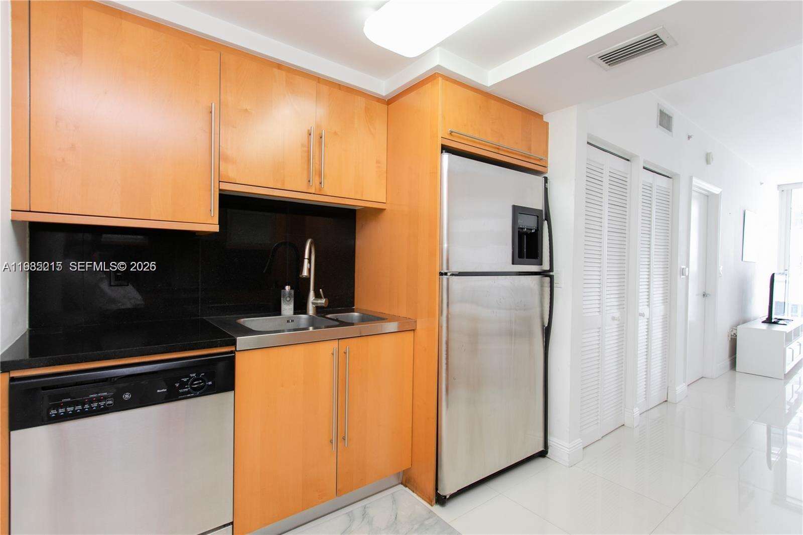 Akoya at 6365 Collins Ave, Miami Beach, FL 33141 - For Rent photo 24
