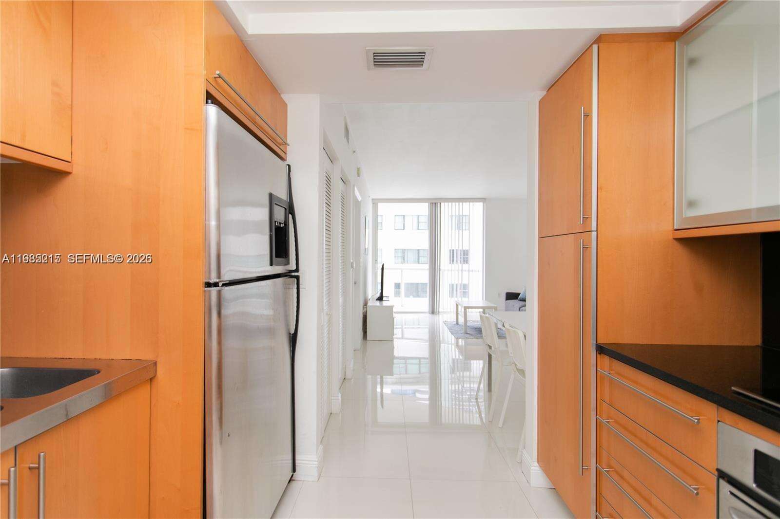 Akoya at 6365 Collins Ave, Miami Beach, FL 33141 - For Rent photo 25