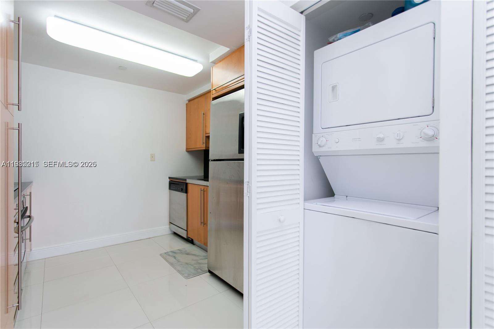 Akoya at 6365 Collins Ave, Miami Beach, FL 33141 - For Rent photo 29